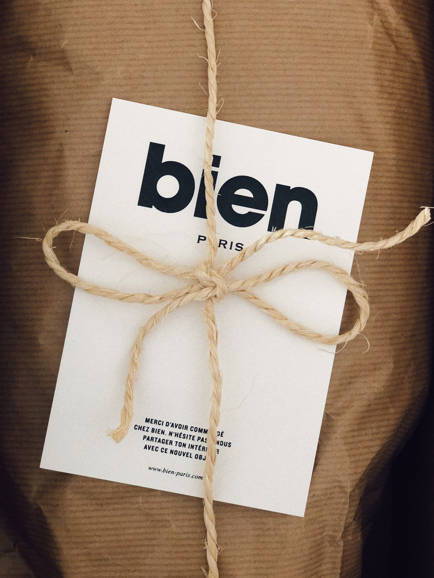 Bien Paris livraison et packaging de la Lampe Bien Faite