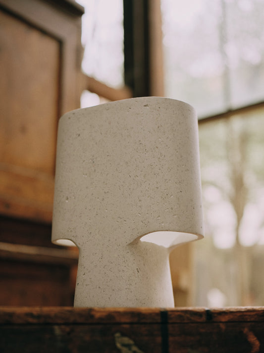 Lampe à Poser Bien Paris Lampe Bien Faite en papier blanc naturel intérieur wabi sabi the socialite family